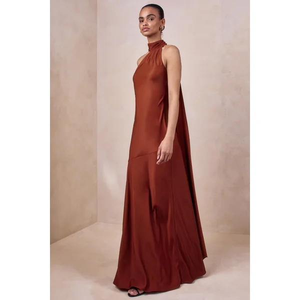 Cara | Robe longue en satin rouille à encolure haute