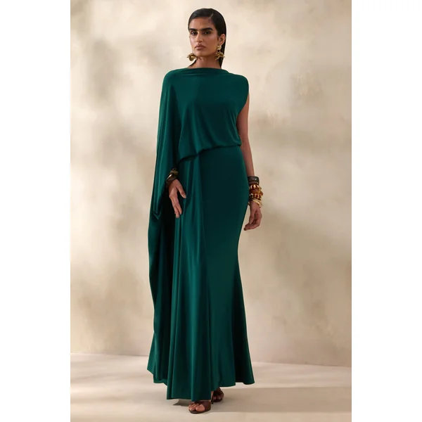 Carenza | Robe longue vert foncé à encolure large avec manche cape