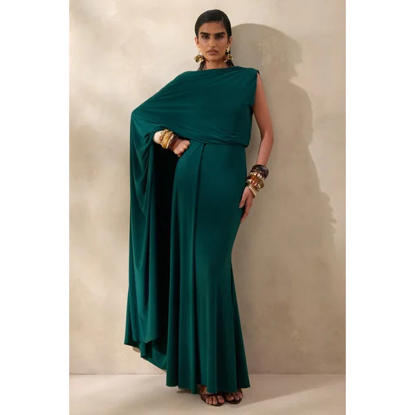 Carenza | Robe longue vert foncé à encolure large avec manche cape