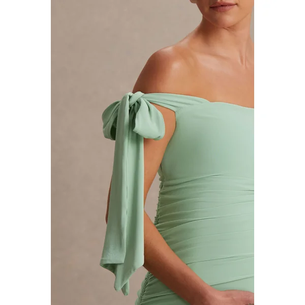Chandelier | Robe mi-longue de maternité vert clair à encolure bardot avec détails nœud