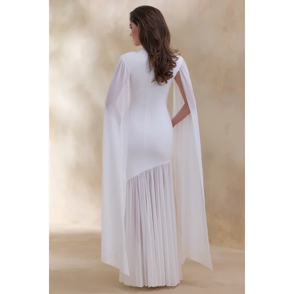 Chantelle | Robe longue blanche à col montant avec taille basse et manches cape