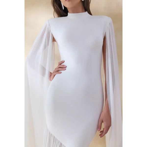 Chantelle | Robe longue blanche à col montant avec taille basse et manches cape