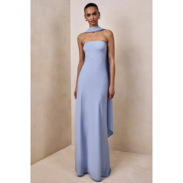 Charly | Robe longue bandeau en satin mat bleu poudré avec détail écharpe