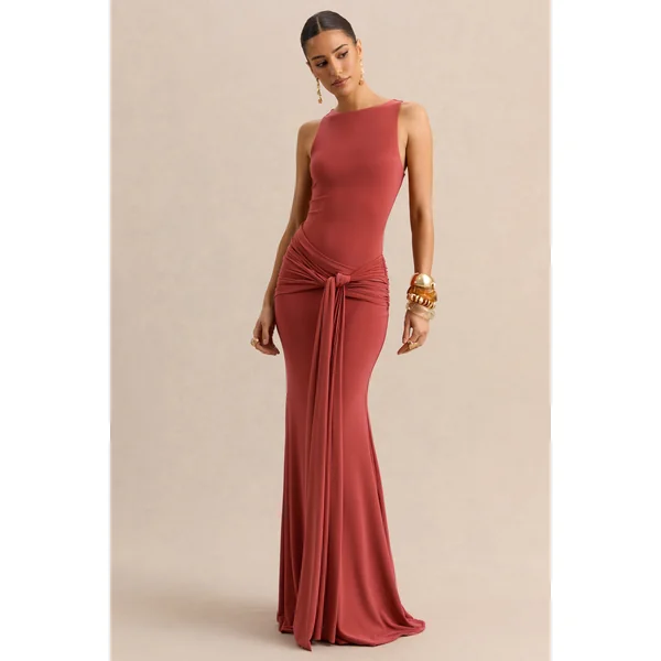 Cherine | Robe longue rouille à encolure ronde avec détails froncés et ceinture