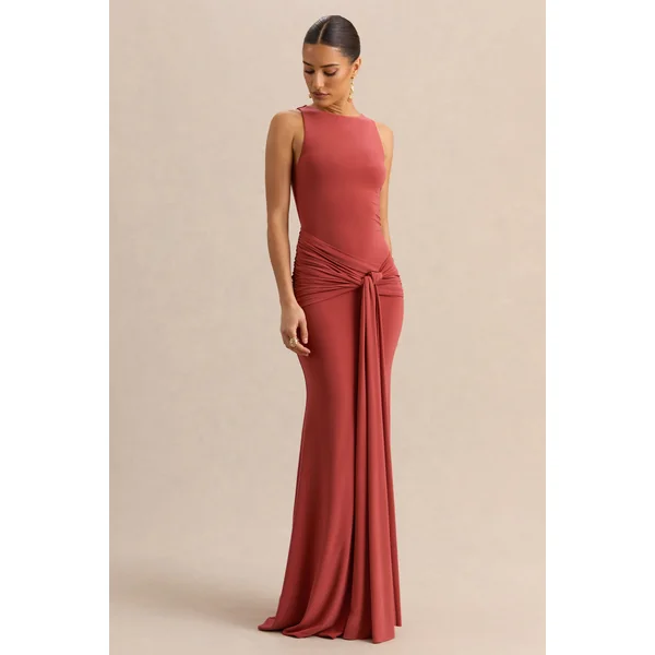 Cherine | Robe longue rouille à encolure ronde avec détails froncés et ceinture