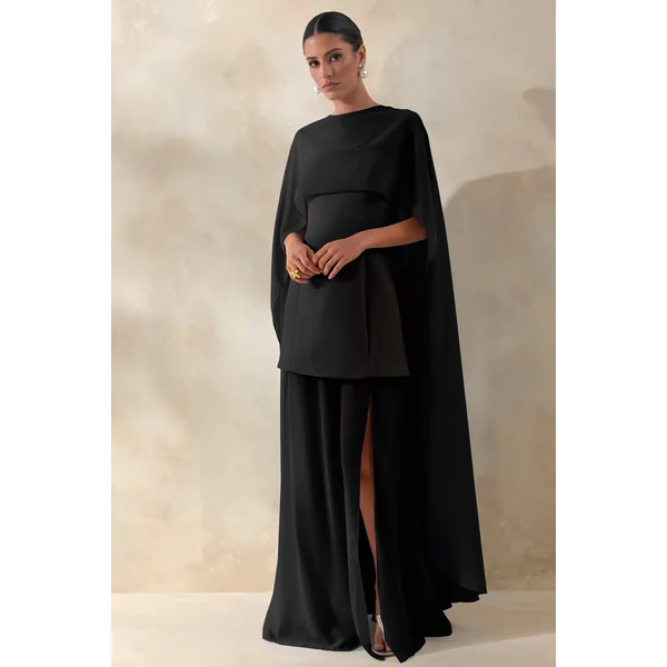 Chessa | Robe longue noire à col haut avec cape transparente