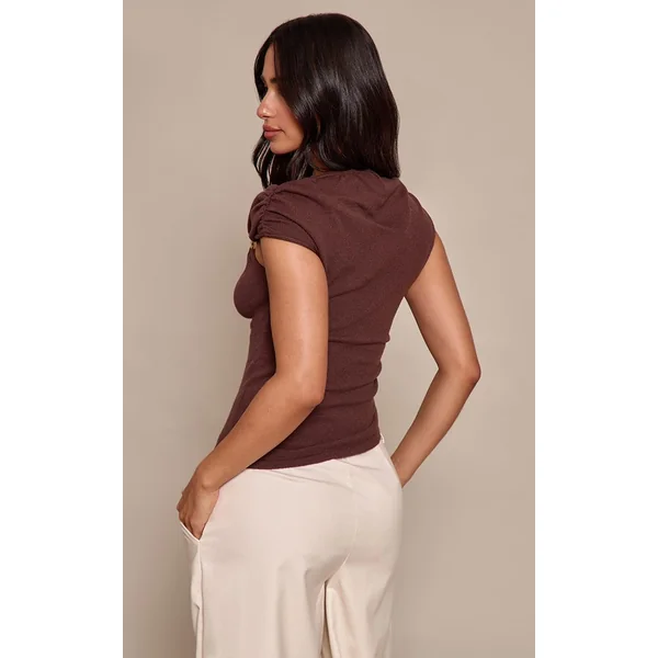 Chocolat Haut En Maille Asymétrique Petite Avec Détail De Finition