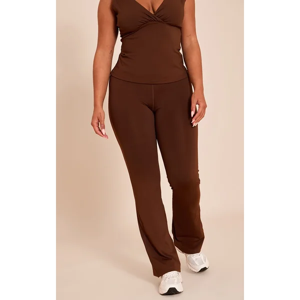 Chocolat Pantalon Large Sculptant À Jambe Évasée Avec Devant Cache-cœur En V Shape