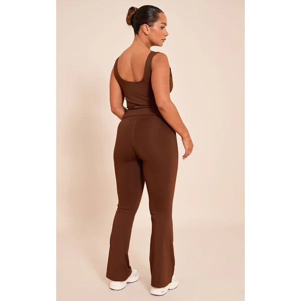 Chocolat Pantalon Large Sculptant À Jambe Évasée Avec Devant Cache-cœur En V Shape