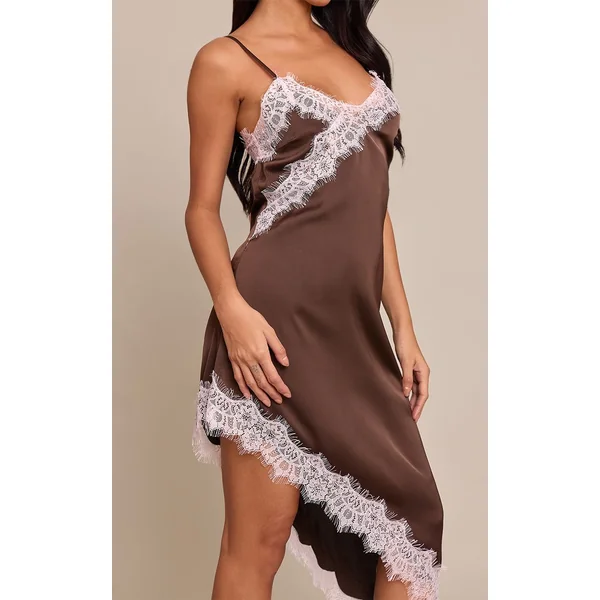 Chocolat Robe Courte Asymétrique En Satin Avec Dentelle