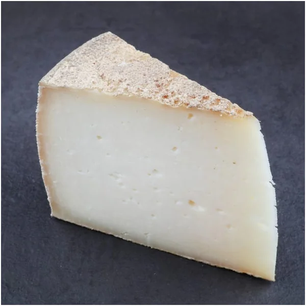 Chèvre tomme au lait cru fermier 22%MG