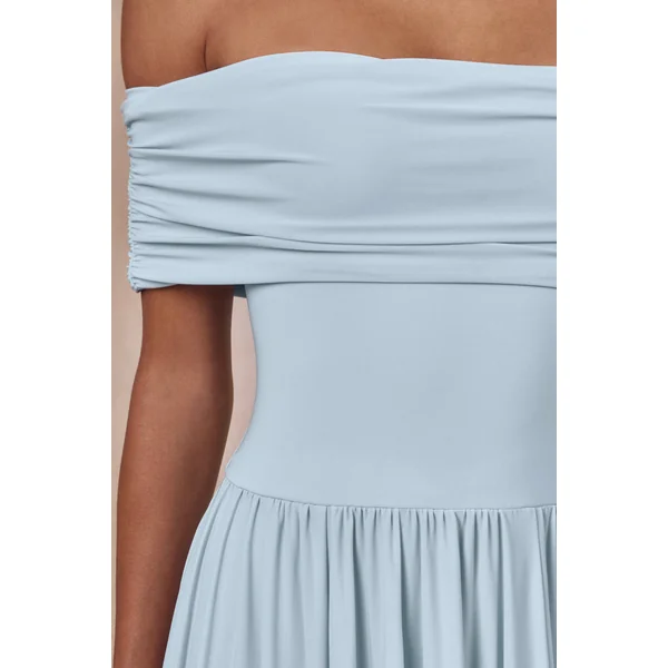 Cindie | Robe longue bleu poudré à col bardot