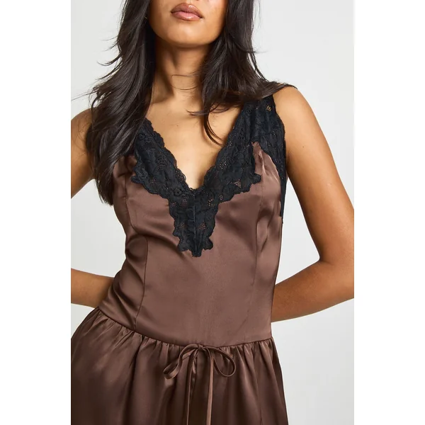 Combi-short Évasé en Satin avec Bordure en Dentelle