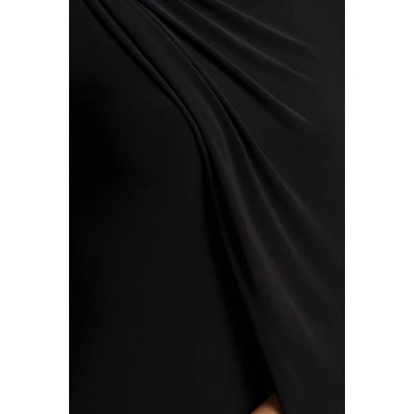 Cressida | Robe longue noire à encolure asymétrique avec cape