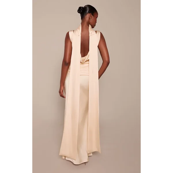 Crème Au Beurre Robe Longue Sirène Drapée À Col Bénitier En Satin Crème Buttercream Plt Label