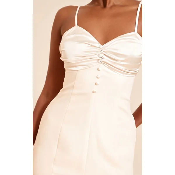 Crème Robe Droite Courte En Satin Avec Détail Poitrine