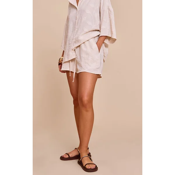 Crème Short Fluide Brodé À Motifs Floraux