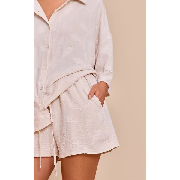 Crème Short Fluide Brodé À Motifs Floraux