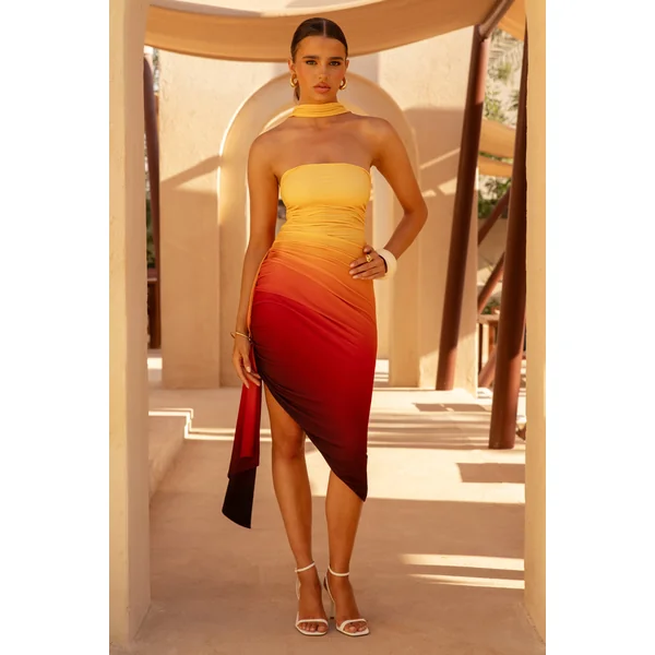 Dania | Robe mi-longue asymétrique à décolleté bandeau et taille nouée dégradé orange