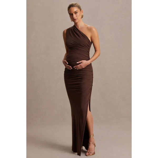 Darcie | Robe longue maternité brune à encolure asymétrique