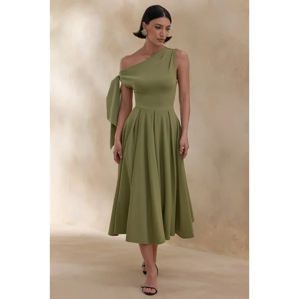 Daring | Robe mi-longue olive à encolure asymétrique et détail noué