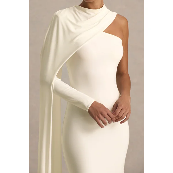 Dawn | Robe longue crème à col montant avec une manche longue et cape
