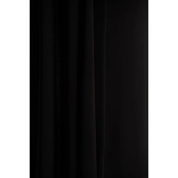 Dawn | Robe longue noire à col montant avec une manche longue et cape