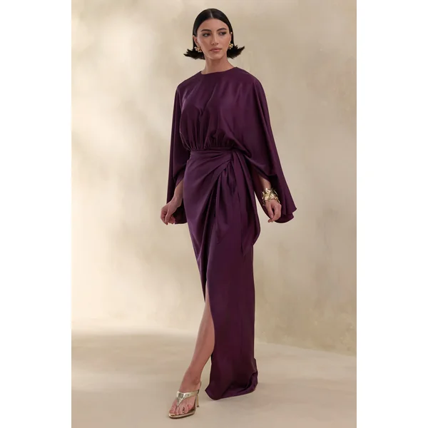 Delphina | Robe longue prune en satin avec détails froncés et nœud
