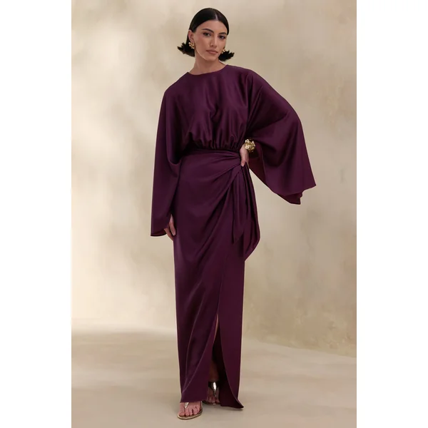 Delphina | Robe longue prune en satin avec détails froncés et nœud
