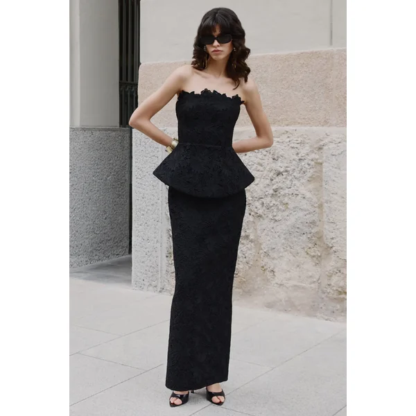 Delvine | Robe longue bandeau en dentelle noire avec corsage effet corset