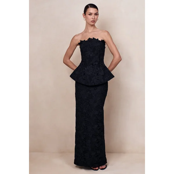 Delvine | Robe longue bandeau en dentelle noire avec corsage effet corset