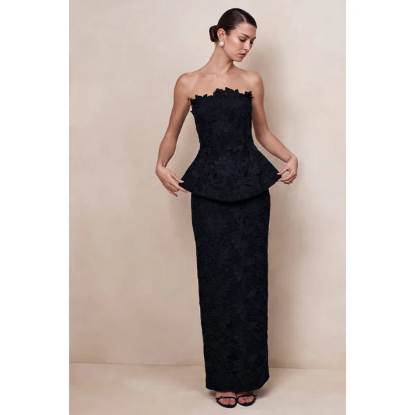 Delvine | Robe longue bandeau en dentelle noire avec corsage effet corset