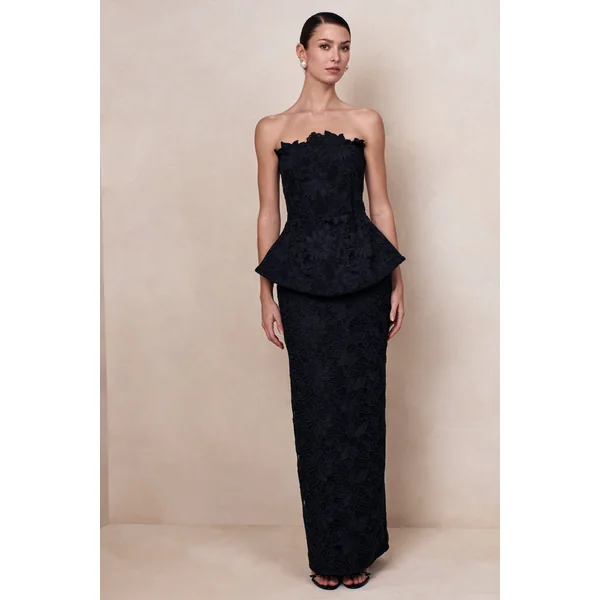 Delvine | Robe longue bandeau en dentelle noire avec corsage effet corset