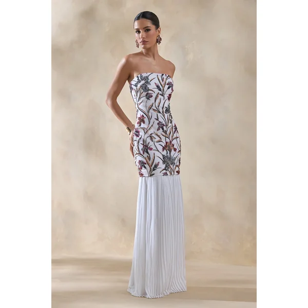 Denise | Robe longue crème à sequins floraux à encolure bandeau taille basse et jupe en mesh