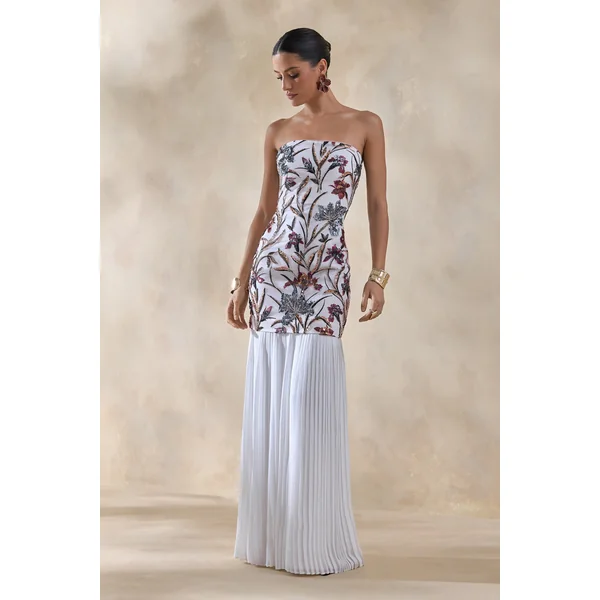 Denise | Robe longue crème à sequins floraux à encolure bandeau taille basse et jupe en mesh