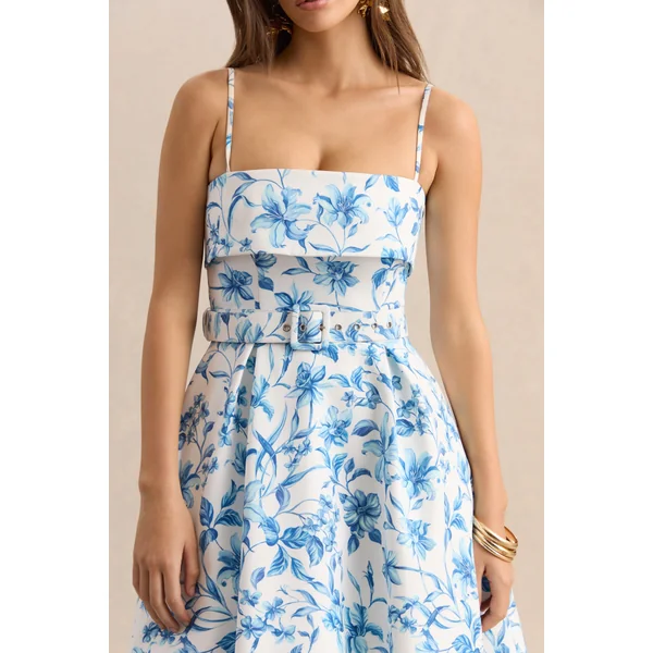 Devina | Robe mi-longue à encolure carrée avec ceinture et imprimé porcelaine bleu