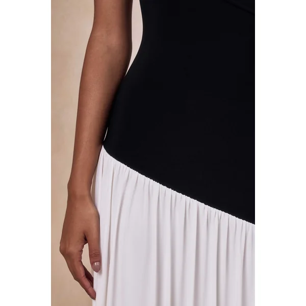 Doroyta | Robe longue à encolure asymétrique noir et blanc
