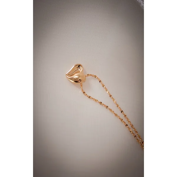 Doré Collier Avec Détail Cœur Abstrait