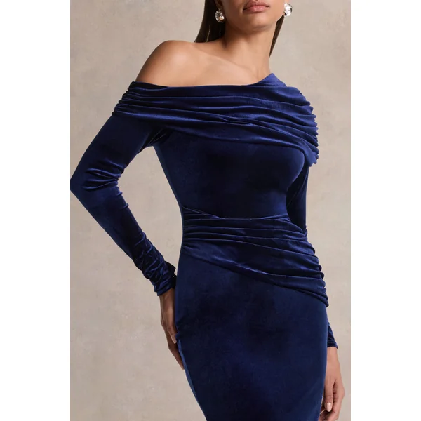 Eirene | Robe mi-longue en velours bleu à encolure asymétrique