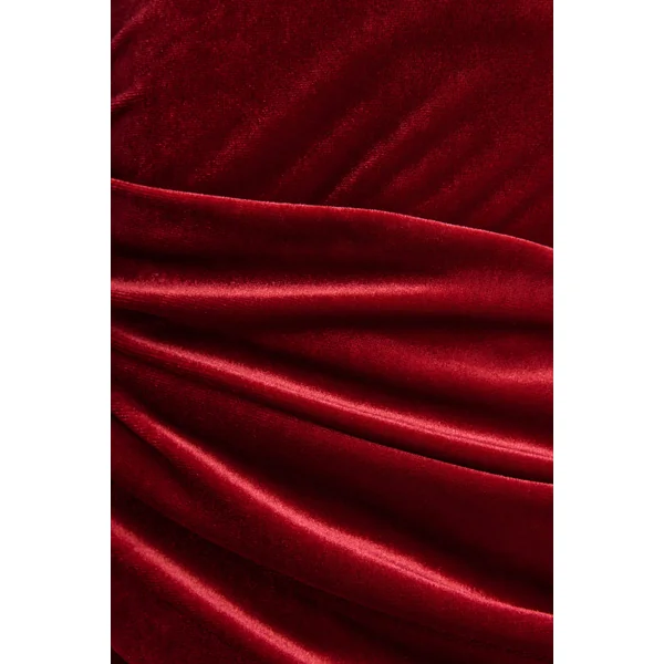Eirene | Robe mi-longue en velours bordeaux à encolure asymétrique