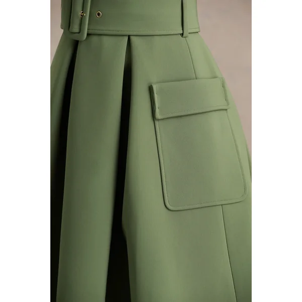 Elisia | Robe mi-longue olive à encolure ronde avec ceinture