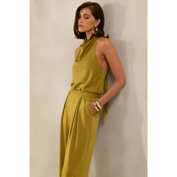 Elisra | Combinaison olive en satin à col dos nu