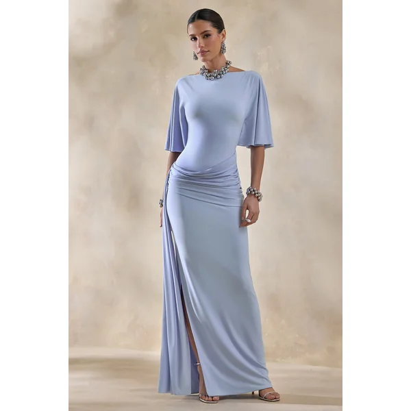 Emerelle | Robe longue bleu poudré à encolure large avec ceinture et détails drapés