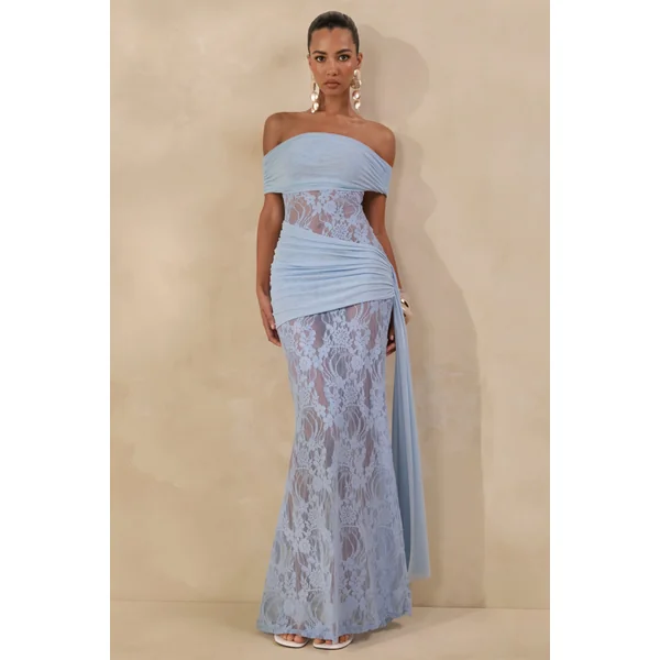 Enavine | Robe longue bleu poudré en dentelle à encolure Bardot avec détails froncés et écharpe