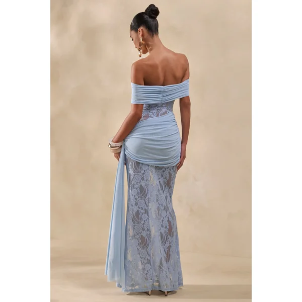 Enavine | Robe longue bleu poudré en dentelle à encolure Bardot avec détails froncés et écharpe