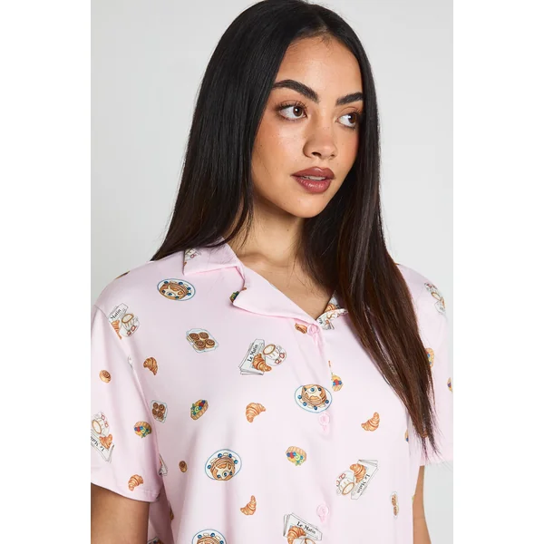 Ensemble Pyjama Imprimé Petit-déjeuner Avec Chemise À Manches Courtes Et Short