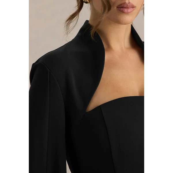 Esme | Robe longue noire à décolleté carré et manches cape