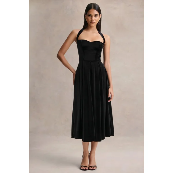 Esmeray | Robe mi-longue noire en velours à décolleté cœur