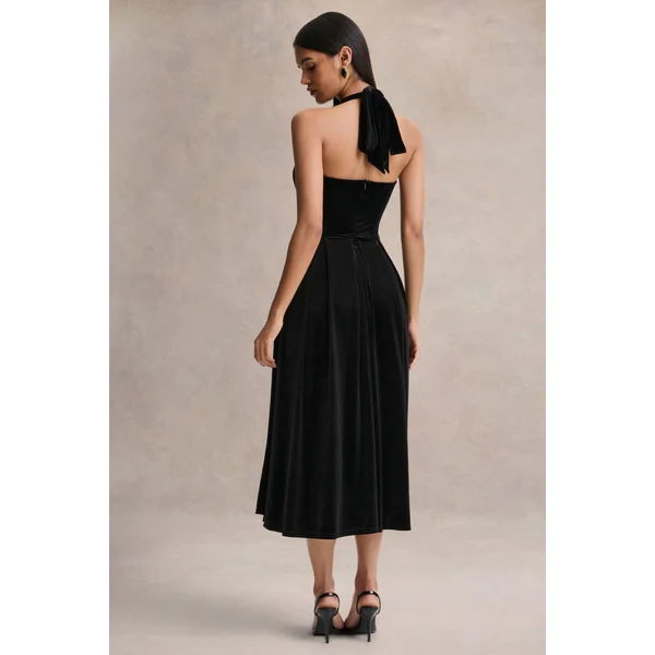 Esmeray | Robe mi-longue noire en velours à décolleté cœur