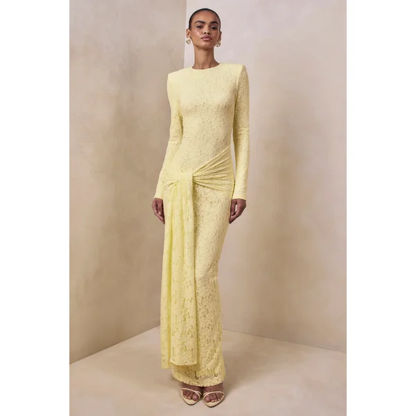 Evangela | Robe longue en dentelle citron à encolure ras du cou avec détail drapé